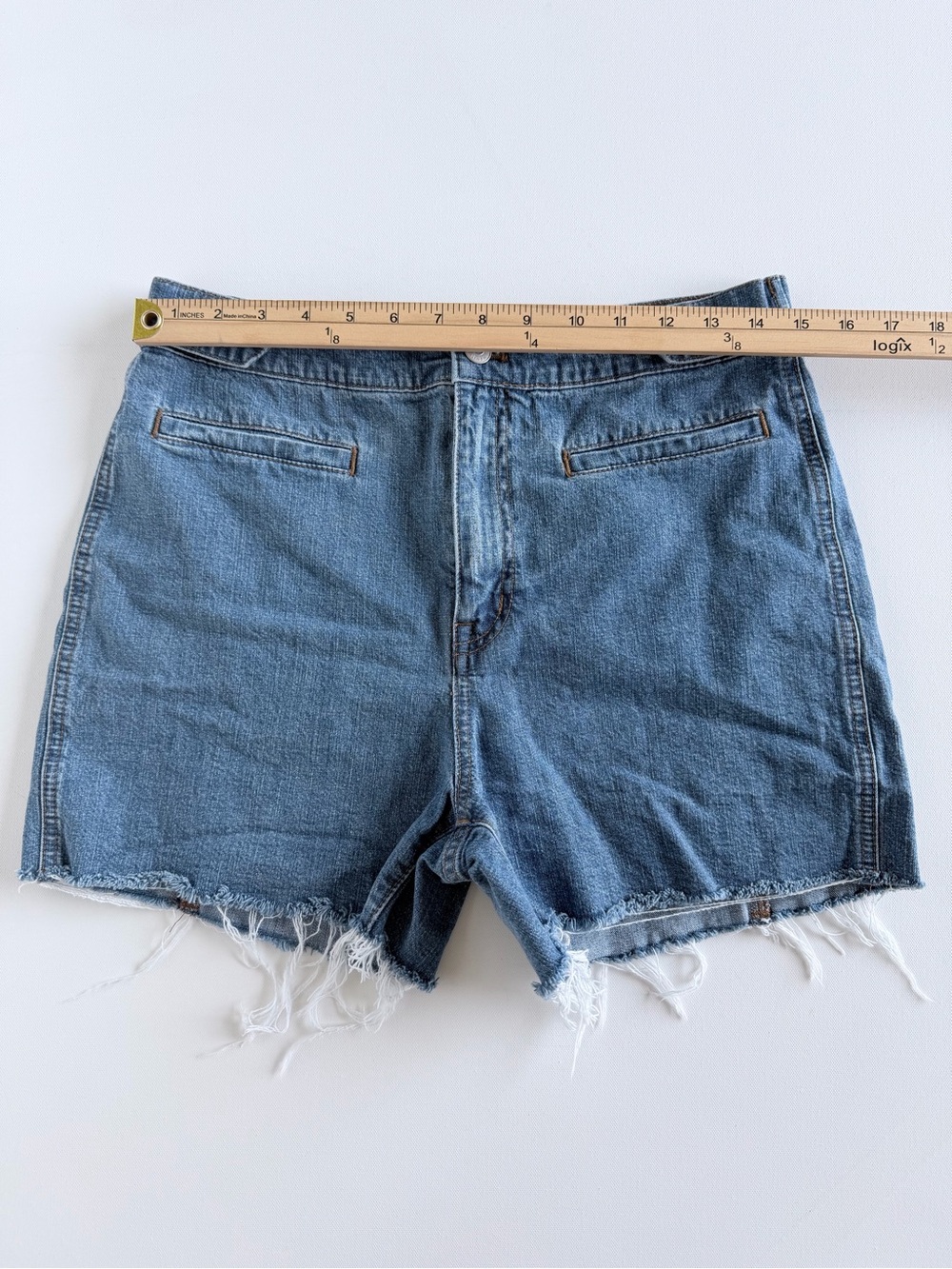 Madewell High Rise Back Seam Raw Hem Denim Shorts Size 29 - Picture 6 of 9